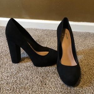 8.5 black chunky heels